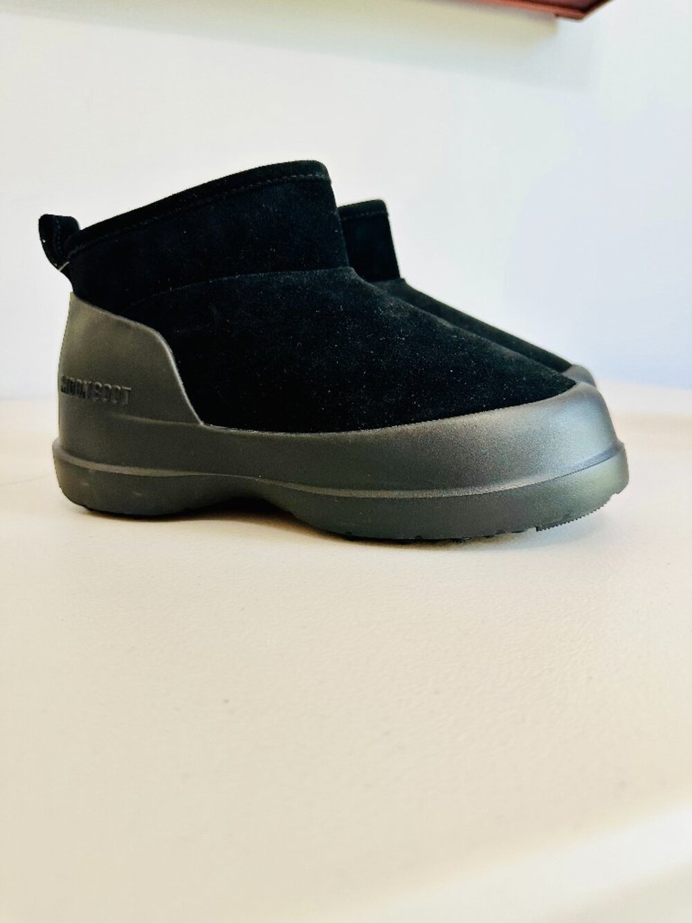 NEW MOON BOOT MEZZALUNA BLACK SUEDE UPPER FAUX FUR LINING ANKLE BOOTIE 5.5